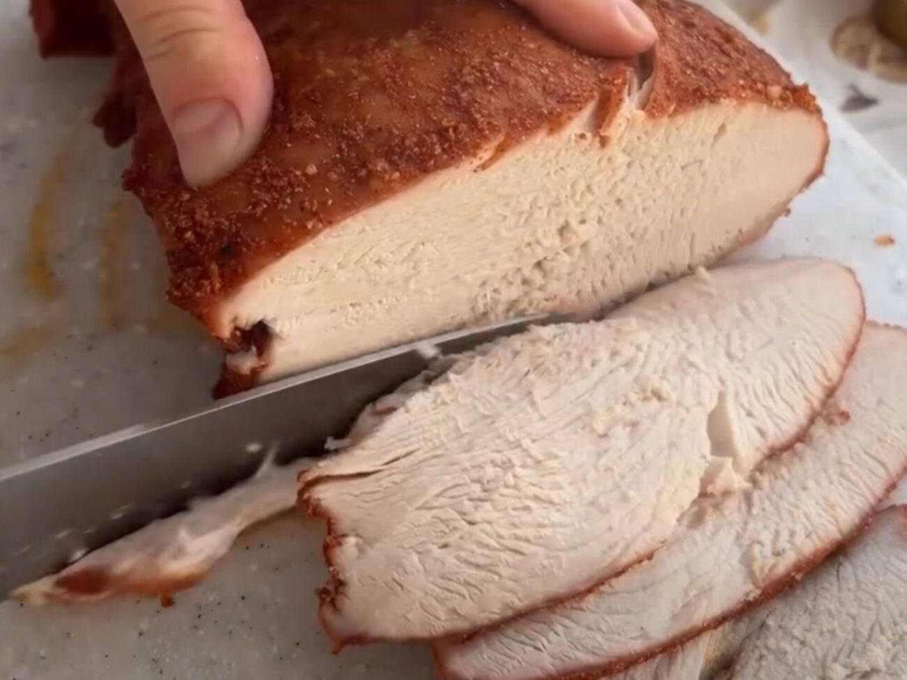 Ветчина получается очень сочной и вкусной