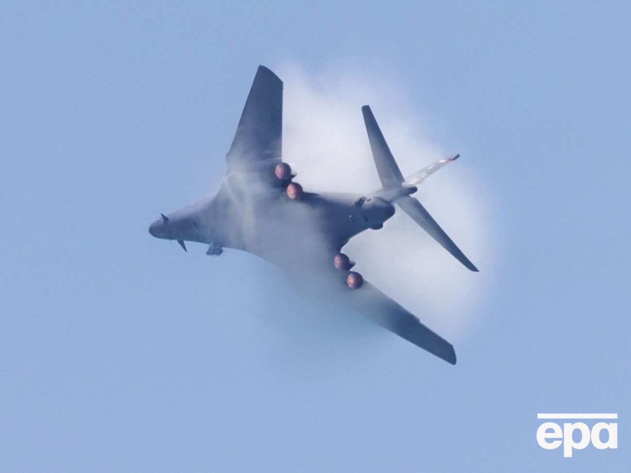 B‑1 злетіли з авіабази "Дайс" у Техасі, пролетіли через Кариби й наблизилися до венесуельського узбережжя