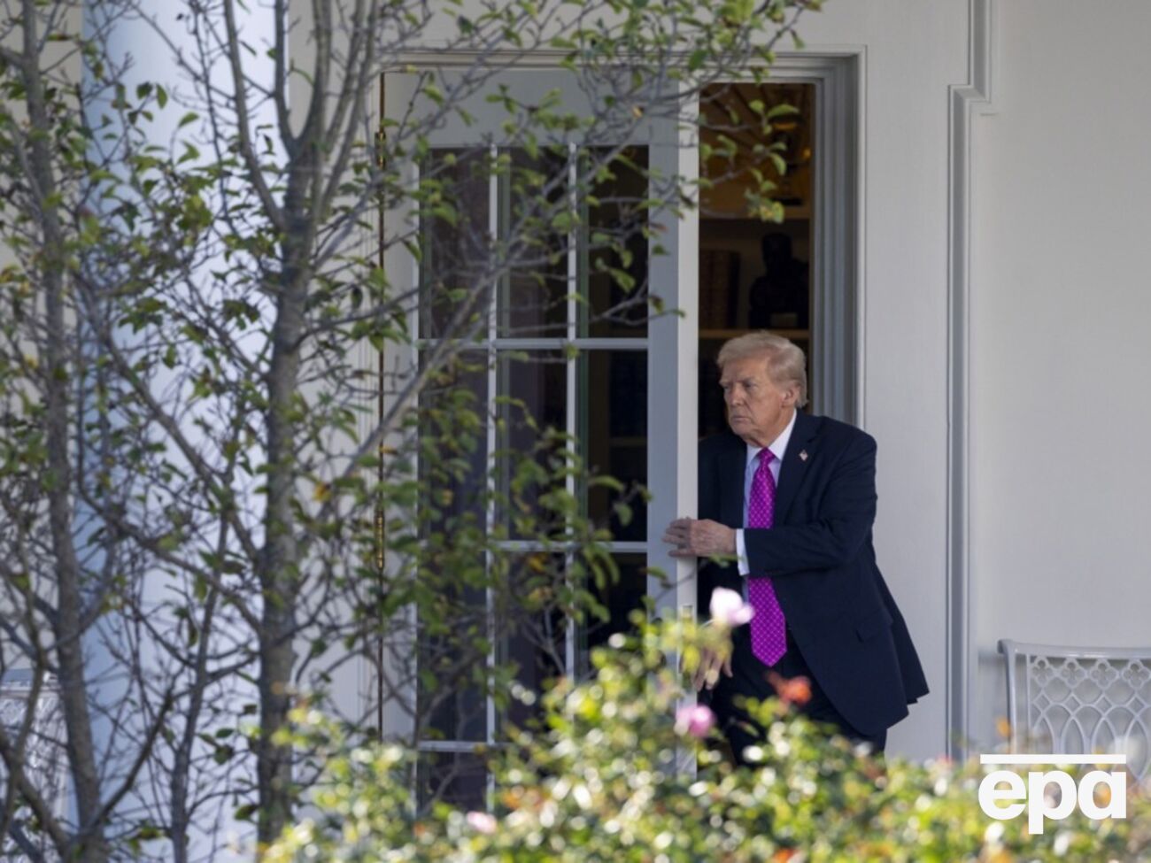 У Білому домі були здивовані, коли Трамп, який відтягував санкції проти РФ, ухвалив їх