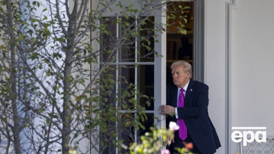 У Білому домі були здивовані, коли Трамп, який відтягував санкції проти РФ, ухвалив їх