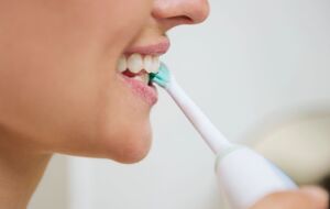 Электрической щеткой нельзя пользоваться постоянно