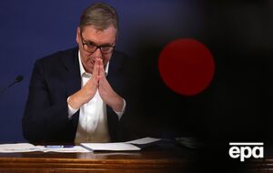 Вучич сейчас столкнулся с волной антиправительственных протестов и, вероятно, вынужден будет искать экстренные поставки горючего баржами