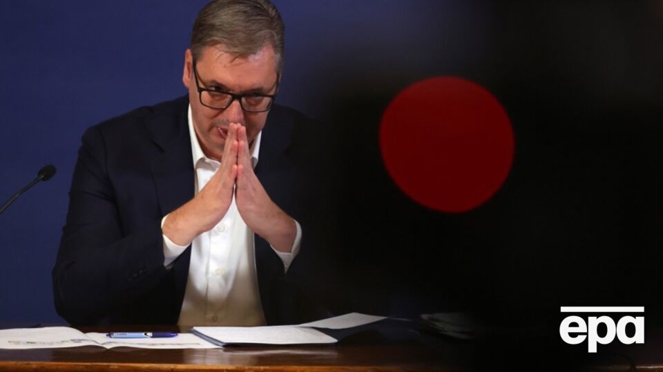 Вучич сейчас столкнулся с волной антиправительственных протестов и, вероятно, вынужден будет искать экстренные поставки горючего баржами