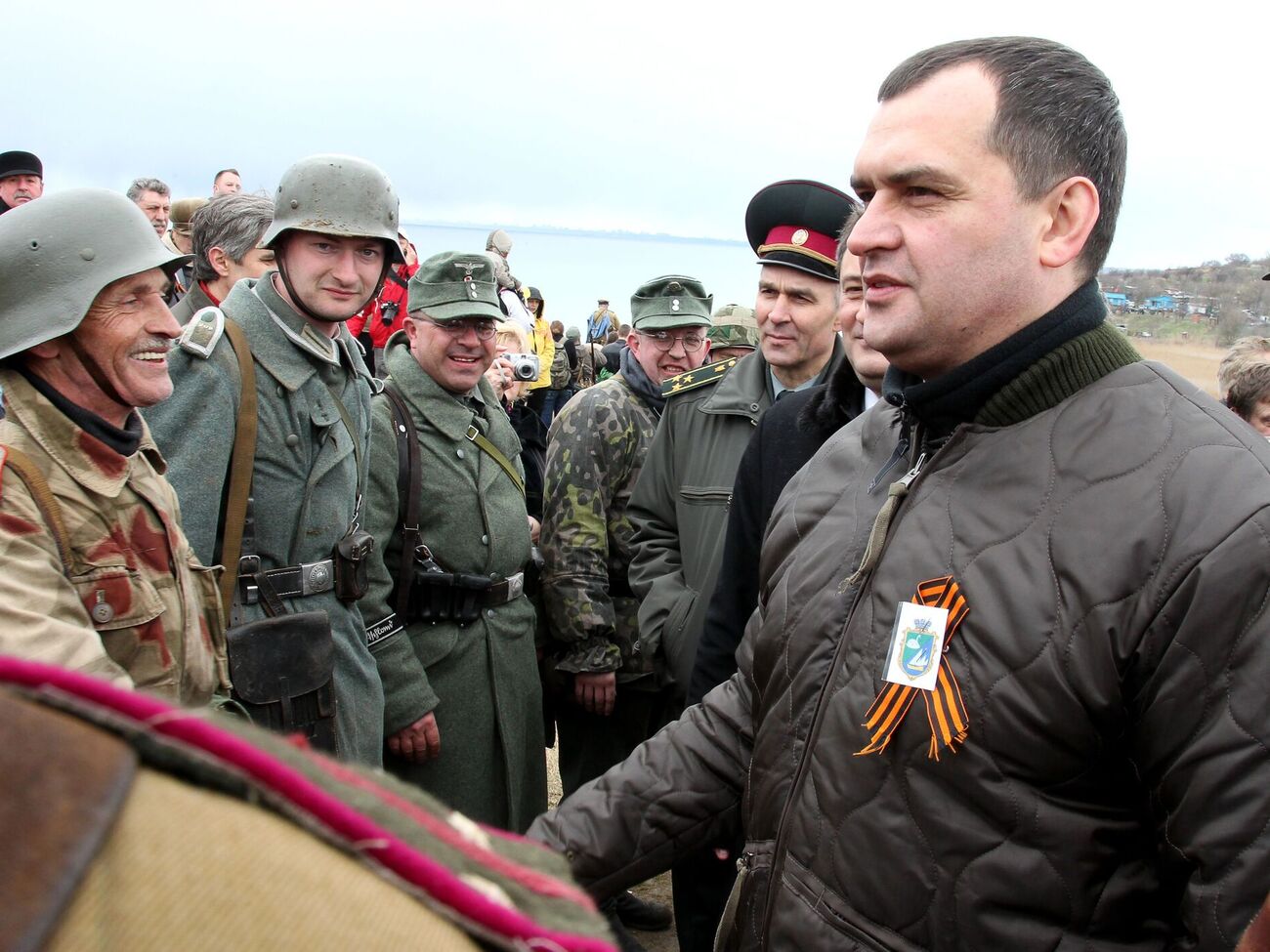 В феврале 2014 года, после смены власти в Украине, Захарченко сбежал из страны