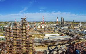 Рязанский НПЗ, являющийся одним из крупнейших в РФ, дроны атаковали пять раз