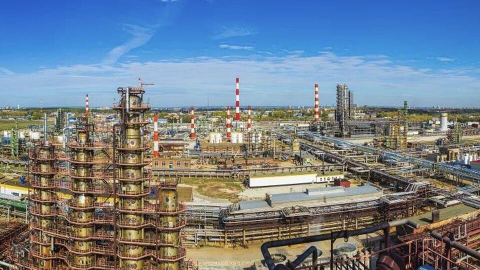 Рязанский НПЗ, являющийся одним из крупнейших в РФ, дроны атаковали пять раз