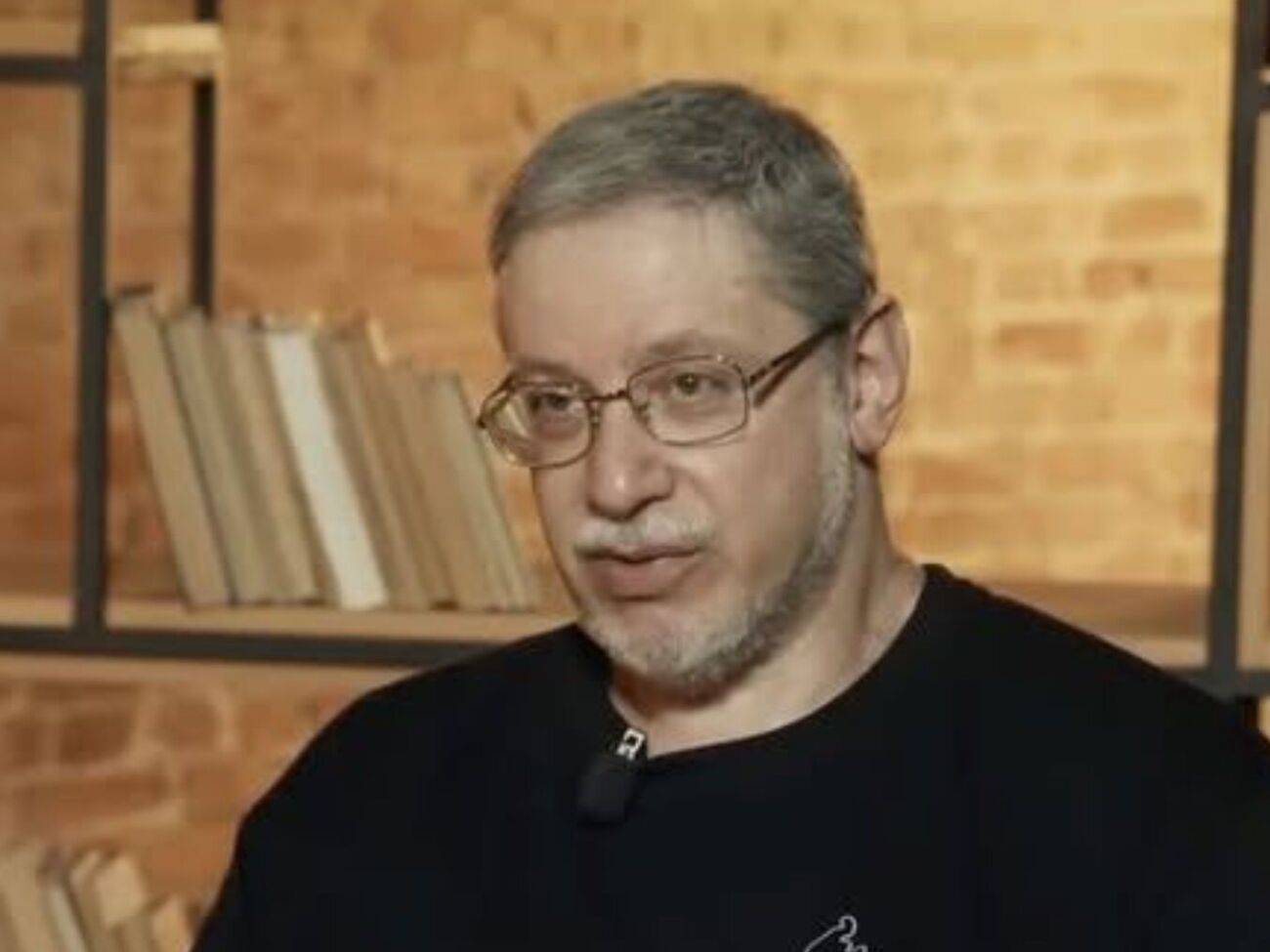 Не треба нас лякати появою божевільних диктаторів із ядерною зброєю. Ми вже такого маємо