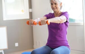 Ученый Красненков добавил, что курение забирает около 10 лет жизни, а вредная еда и лишний вес – примерно 5–10 лет