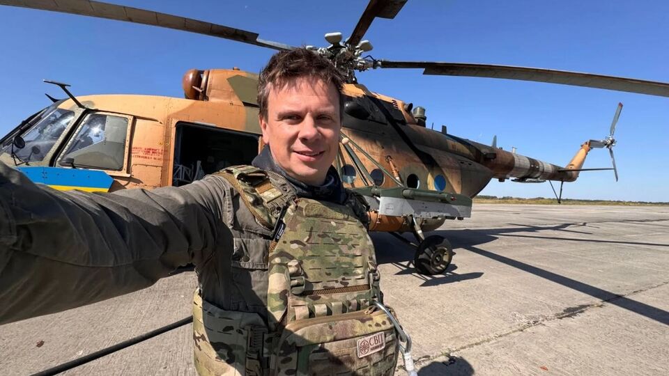 Комарову – 42 года