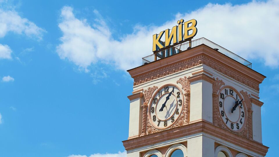 На современных гаджетах перевод часов происходит автоматически