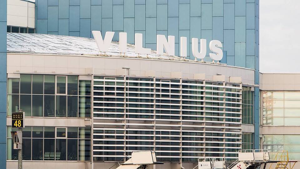 Аэропорты Вильнюса и Каунаса ввели ограничение воздушного пространства до 2.00 25 октября