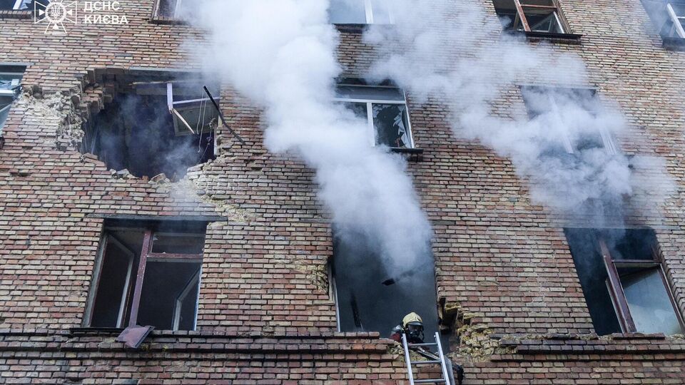 Під вогнем був Дніпровський район столиці