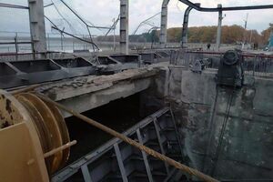 За даними ЗМІ, пошкоджено шлюз і гребінь греблі