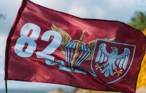 Десантники встановили в селі прапор України