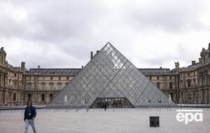 Лувр ограбили 19 октября