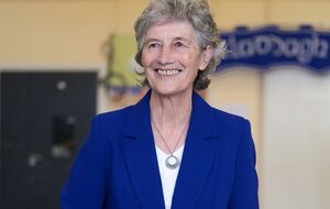 Коннолли была независимым кандидатом