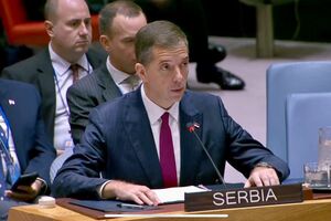 Джурич отметил, что Белград "в принципе" поддерживает территориальную целостность и суверенитет всех государств