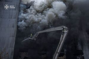 Спасатели потушили пожары в Деснянском и Дарницком районах города