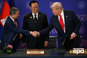 Премьер-министры Камбоджи и Таиланда выразили благодарность Трампу (на фото) за его поддержку и личное вмешательство в переговоры