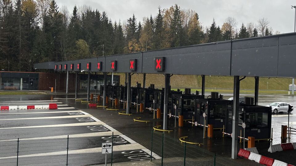 Это уже второй вечер подряд, когда в Литве останавливают работу аэропортов