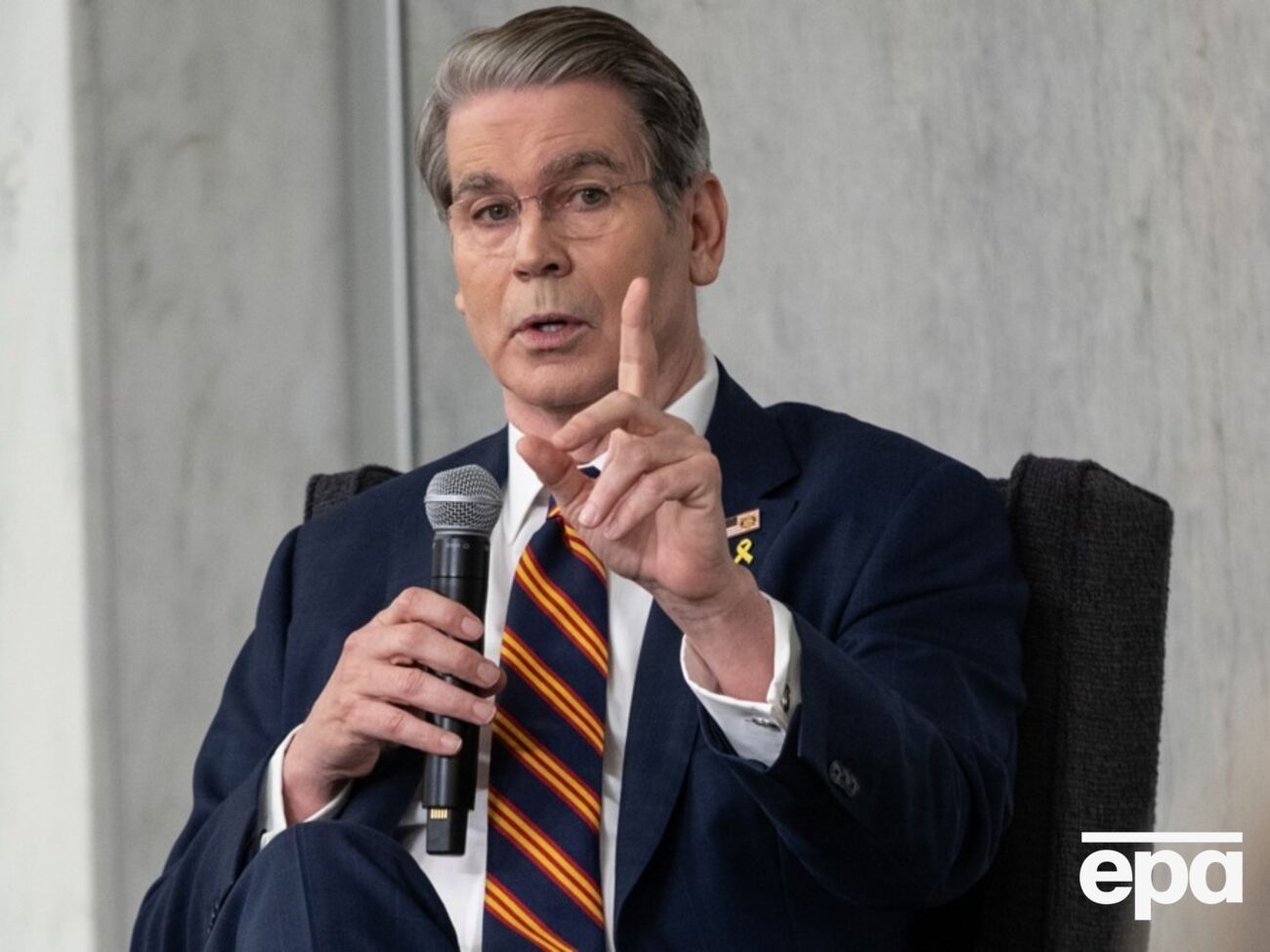 Китай відновить значні закупівлі американської сої, наголосив Бессент