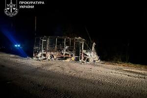 Микроавтобус, двигавшийся в сторону Сум, сгорел дотла, рассказали в ОВА