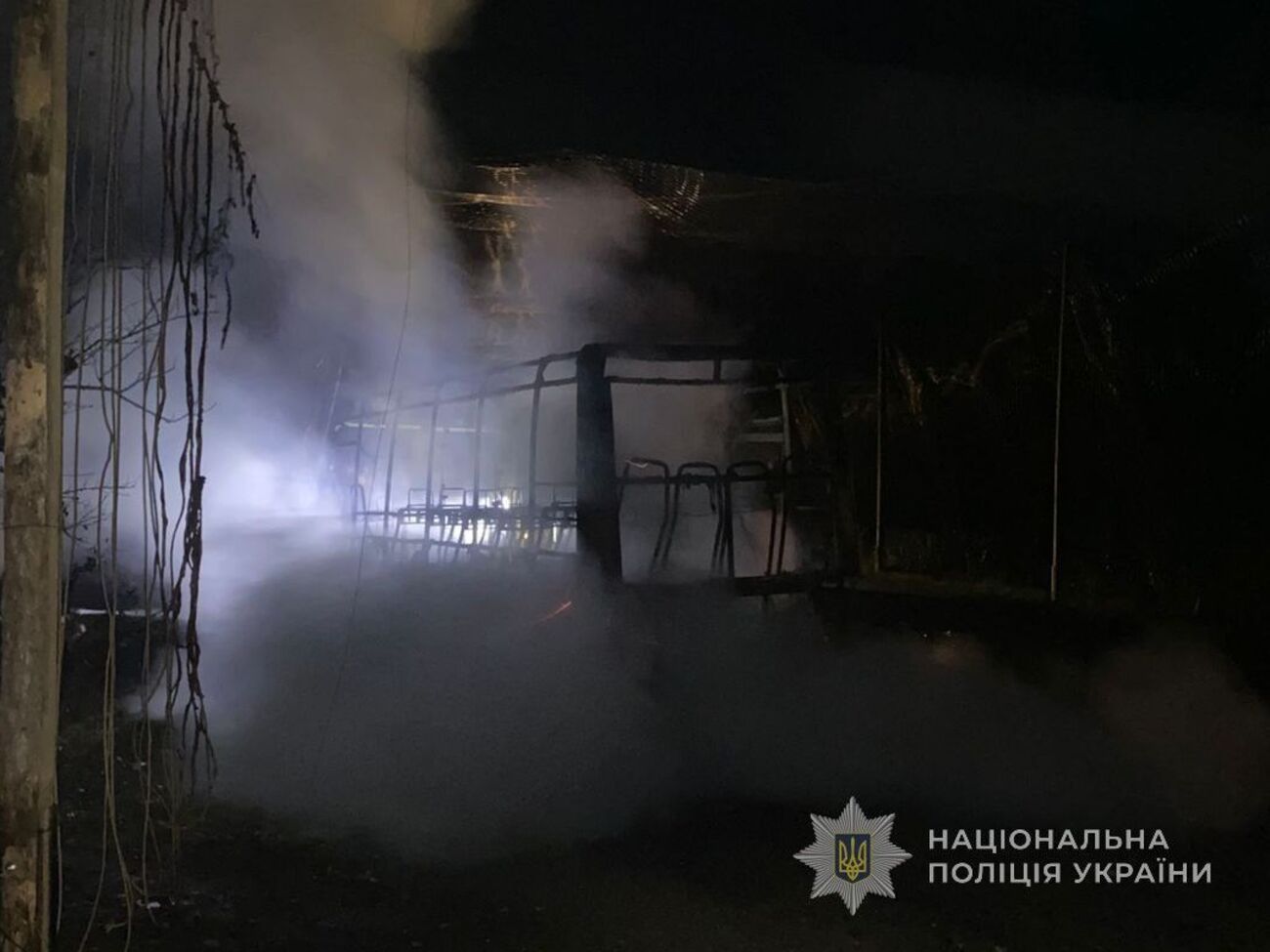 Мікроавтобус, атакований російським дроном, згорів ущент