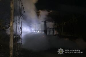 Мікроавтобус, атакований російським дроном, згорів ущент