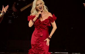 Бужинская: Стараюсь не позволять подобным событиям влиять на мою энергию и настроение на сцене