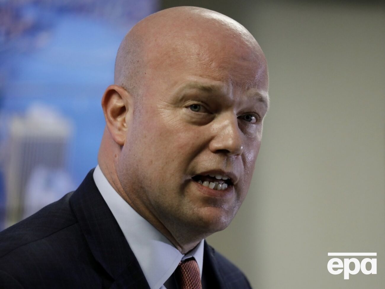 Китай должен "подать голос" и присоединиться к США, считает Уитакер