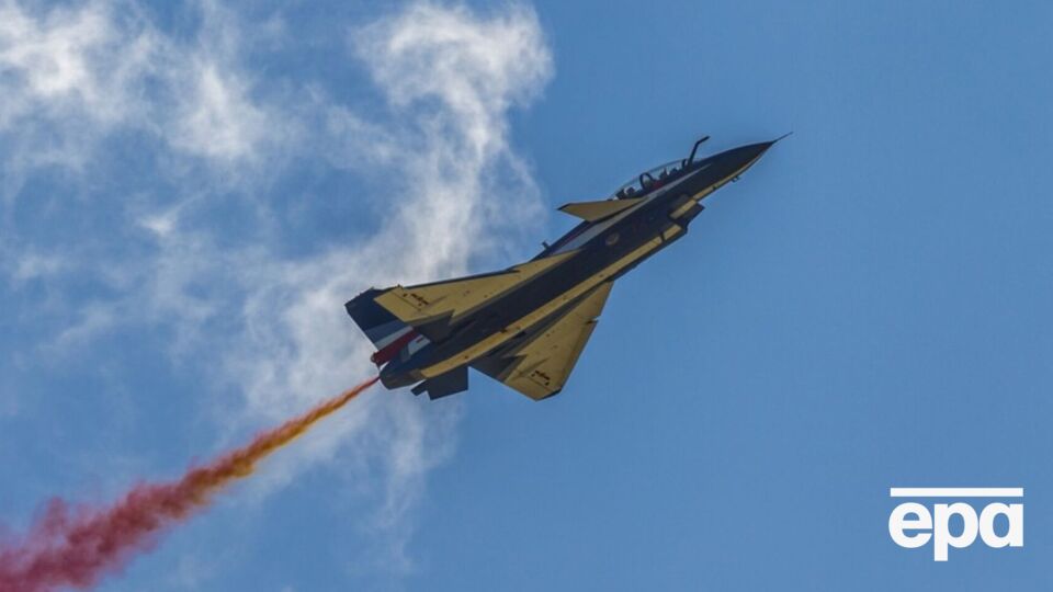 Среди поднятой китайцами авиации были истребители J-10