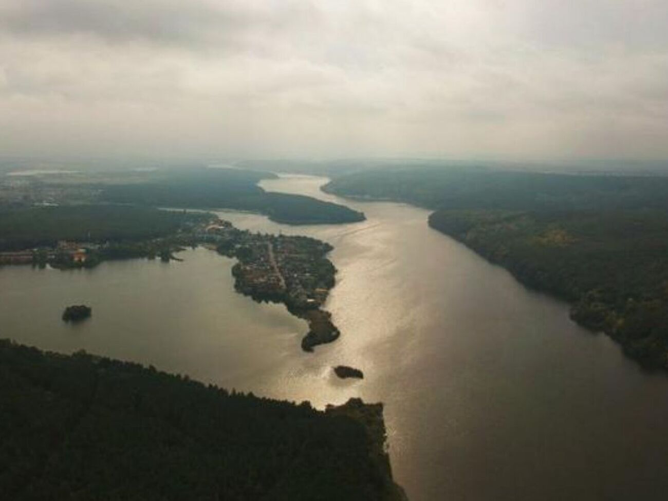 Трегубов уточнил, что под угрозу подтопления попали как минимум четыре бригады россиян