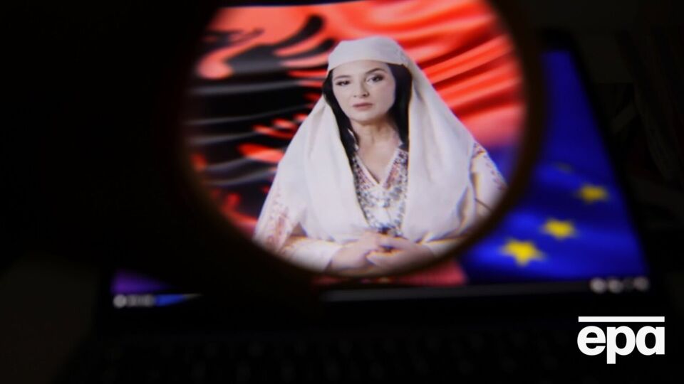 Копии Диэллы будут работать в качестве персональных помощников для каждого депутата парламента