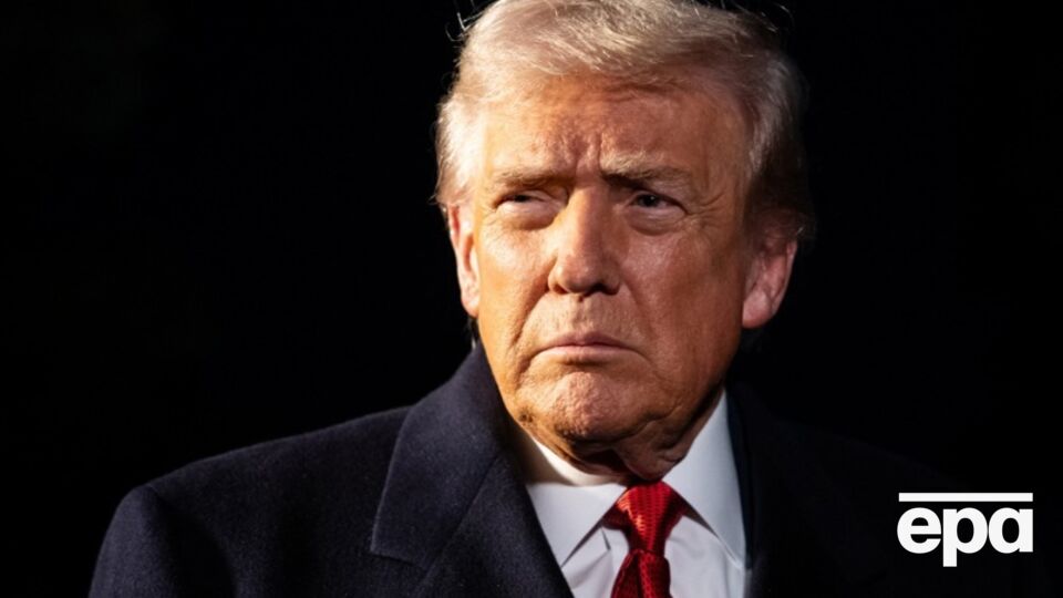 Трамп скаржився, що на минулій обкладинці йому зіпсували зачіску