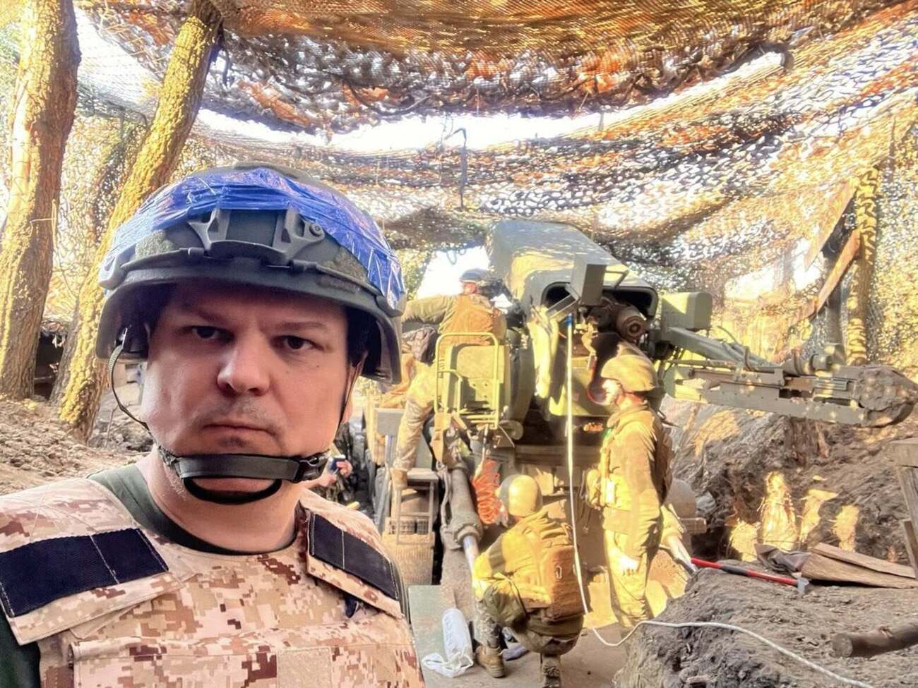 За даними Горбенка, в Україні відкрито приблизно 300 тис. кримінальних справ проти військових, які втекли з армії