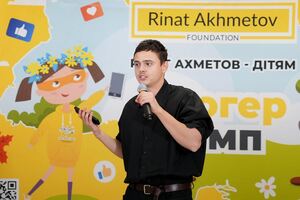 Алєксєєв закликав дітей шукати власне покликання й бути наполегливими