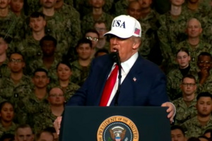 Трамп выступил на американском авианосце в Японии