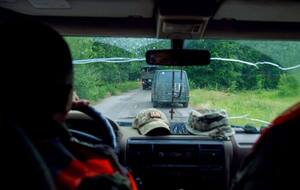 Дрон РФ ударив по військовій машині