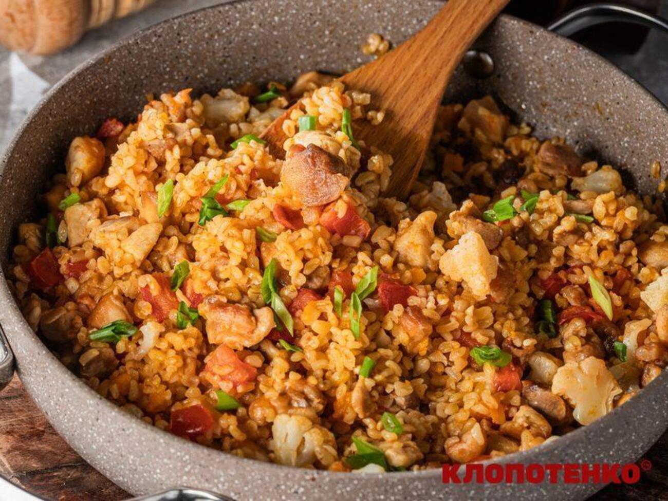 Булгур із куркою подають гарячим