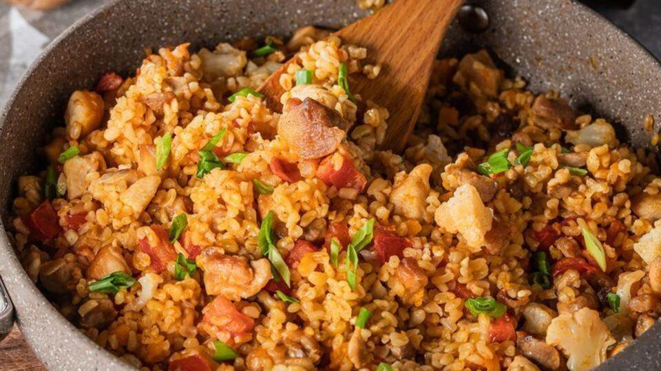 Булгур із куркою подають гарячим