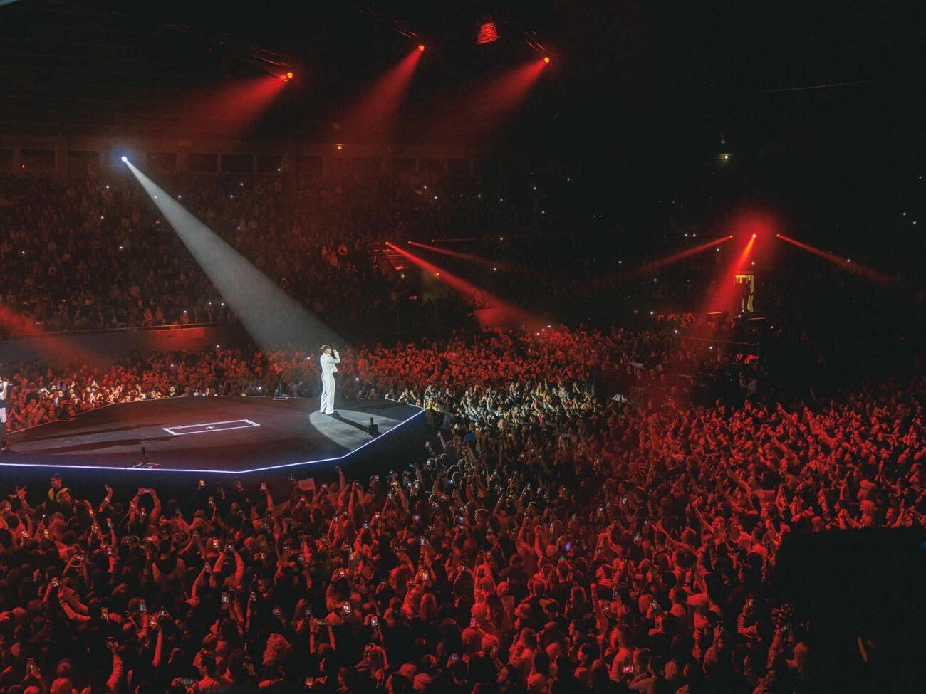 За последние три года Пивоваров провел более 300 благотворительных концертов