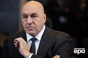 Тільки Україні вирішувати, що є більшою жертвою – поступка територіями чи продовження війни, зазначив Крозетто