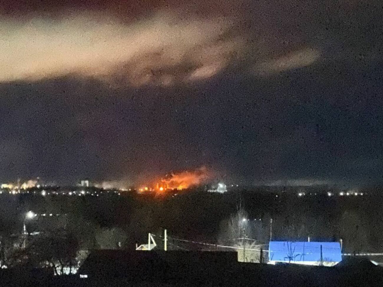 За даними місцевих жителів, атаковано НПЗ "НС-Ойл" у селищі Новоспаському