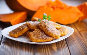 Оладки смажать на повільному вогні