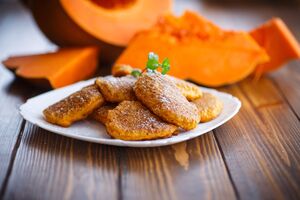 Оладьи жарят на медленном огне