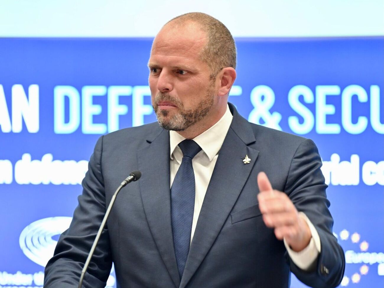 В РФ Франкена обвинили в том, что тот якобы призывает к большей милитаризации Европы