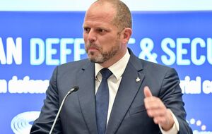 У РФ Франкена звинуватили в тому, що той нібито закликає до більшої мілітаризації Європи