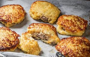 Деруни подають гарячими