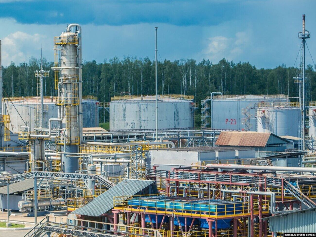 Расстояние от Украины до НПЗ в Марий Эл составляет около 1000 км