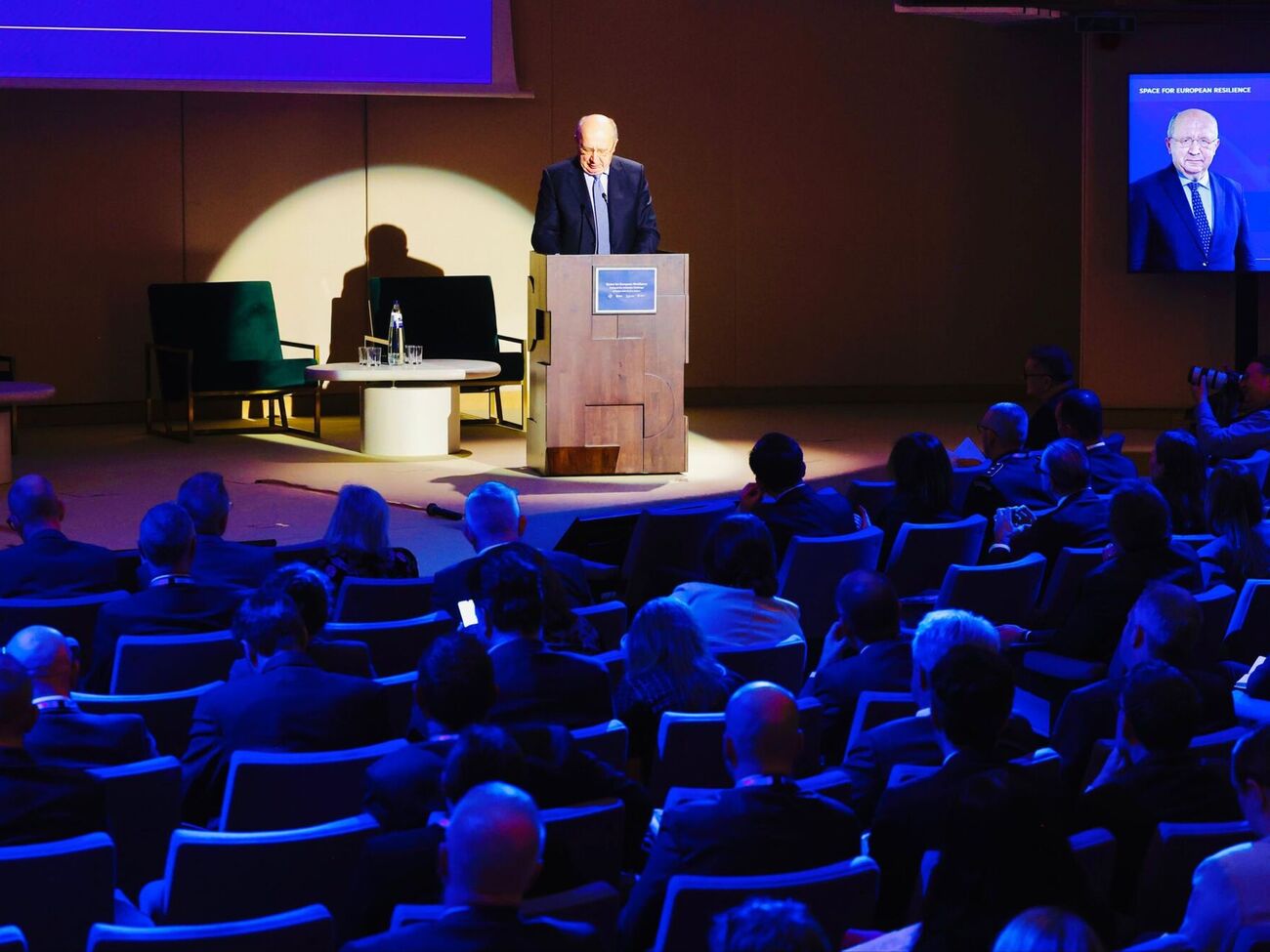 Космос становится следующим полем битвы, отметил Кубилюс